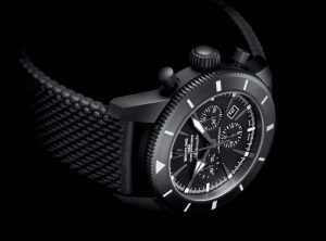 The comfortable copy Breitling Superocean Héritage Chronoworks SB0161E4 watches have black rubber straps.