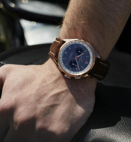 The Breitling Premier is a good choice for gentlemen.