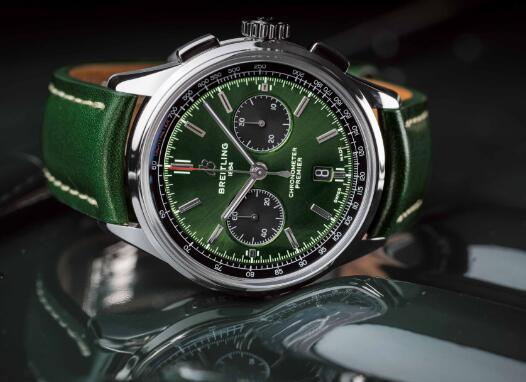 The green tone endows the timepiece with amazing appearance.